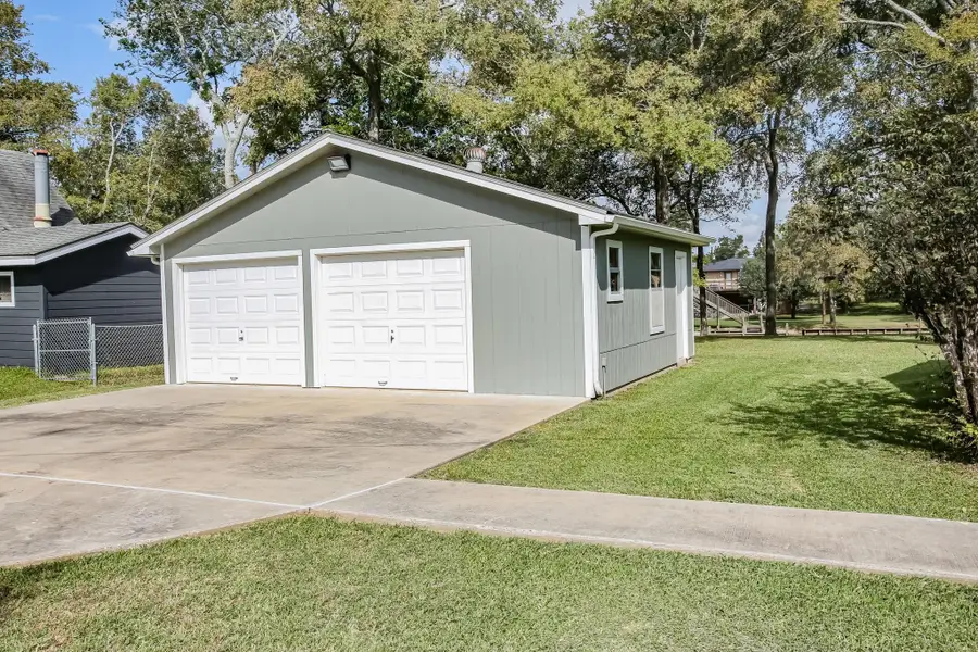 141 Private Road 652, Sargent, TX 77414 - Image #2