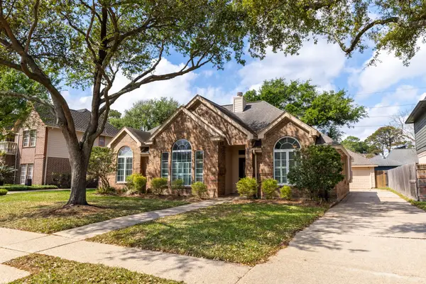 1007 Oakland Court, Sugar Land, TX 77498