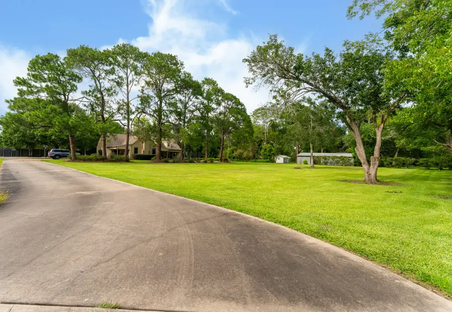 2210 Rita Street, El Campo, TX 77437 - Image #3