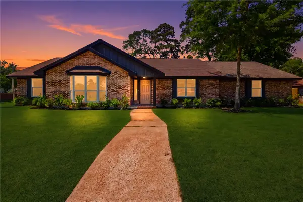 3300 Knight Ln, Baytown, TX 77521
