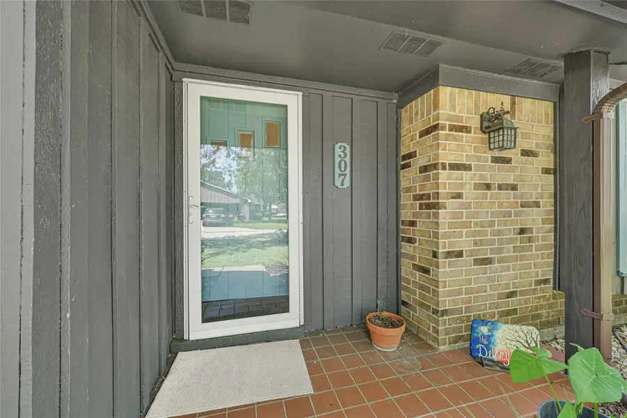 307 Winding Road, Friendswood, TX 77546 - #3