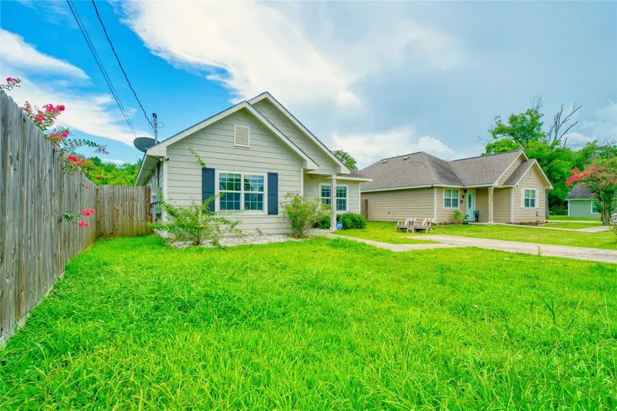 319 Dreamland Avenue, Crosby, TX 77532 - Image #2