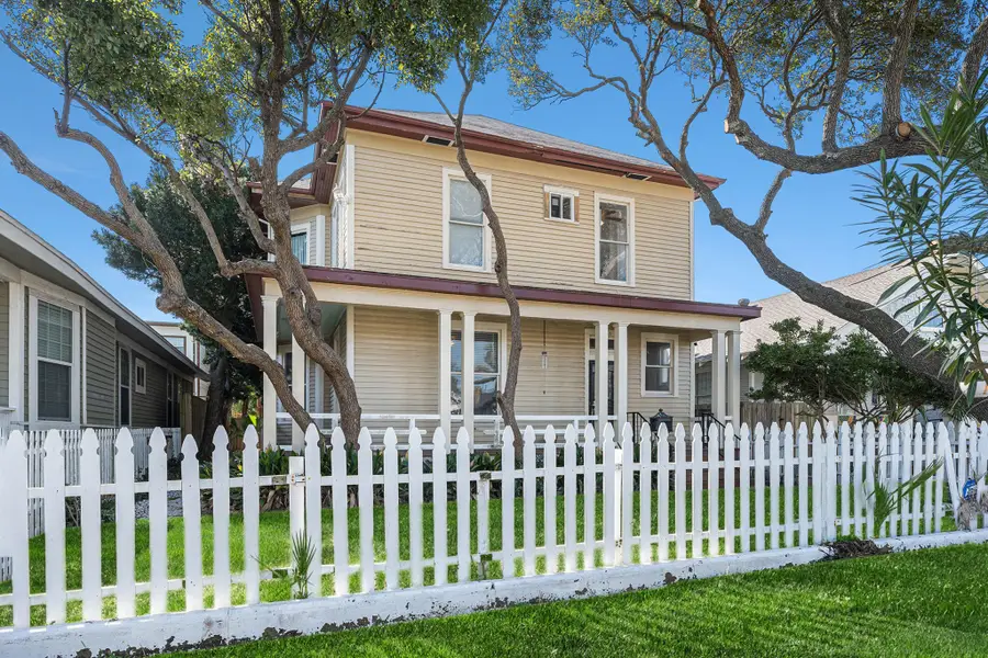 3111 Avenue R, Galveston, TX 77550 - Image #2