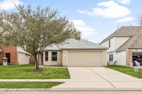 16945 Scenic Knoll, Conroe, TX 77385