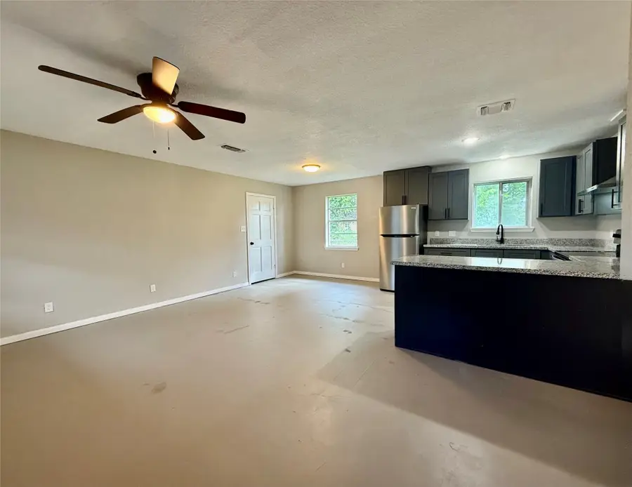 307 Second Street, Van Vleck, TX 77482 - Image #2