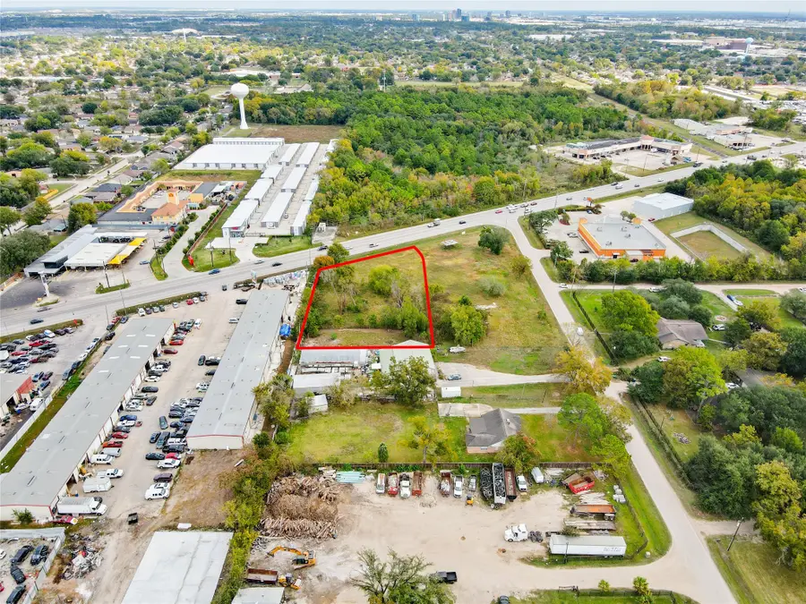 11711 Veterans Memorial Drive, Houston, TX 77066 - Image #3