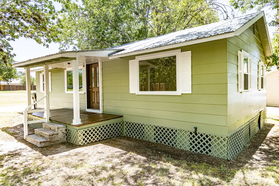 200 Bowie Street, Hallettsville, TX 77964 - Image #3