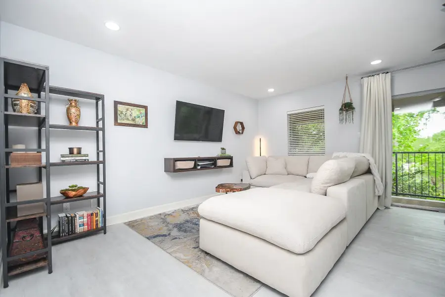 1804 Stoney Brook Drive #202, Houston, TX 77063 - #3