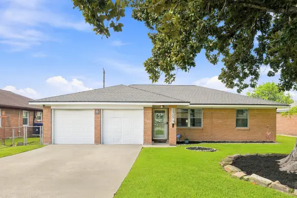 2405 Hillshire Drive, Deer Park, TX 77536