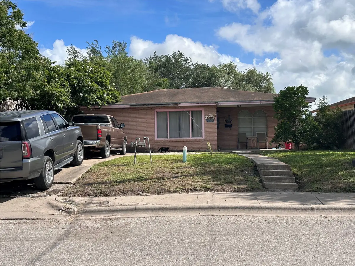 308 W Hill Avenue, Alice, TX 78332 - #1