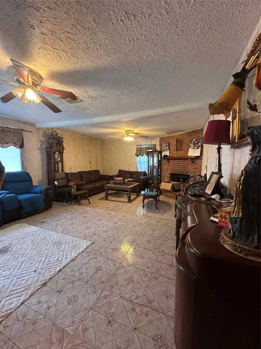 308 W Hill Avenue, Alice, TX 78332 - #3