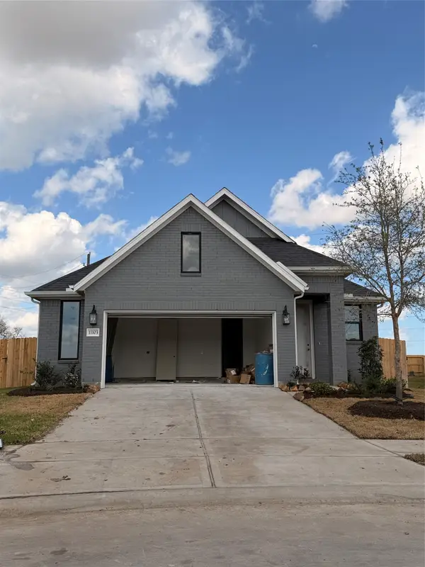 11103 Southwood Drive, Iowa Colony, TX 77583