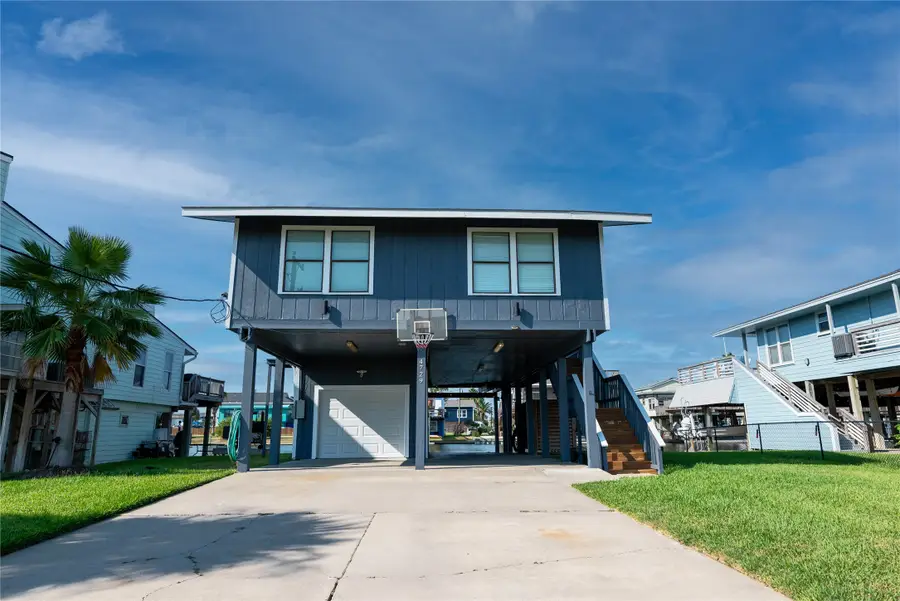 4729 Jolly Roger Road, Jamaica Beach, TX 77554 - Image #3