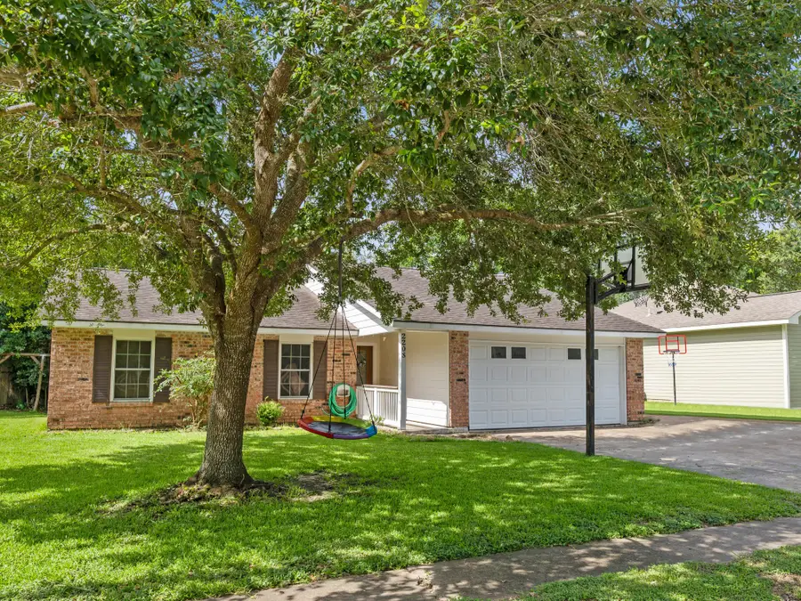 2208 Gontier Drive, Bay City, TX 77414 - Image #2