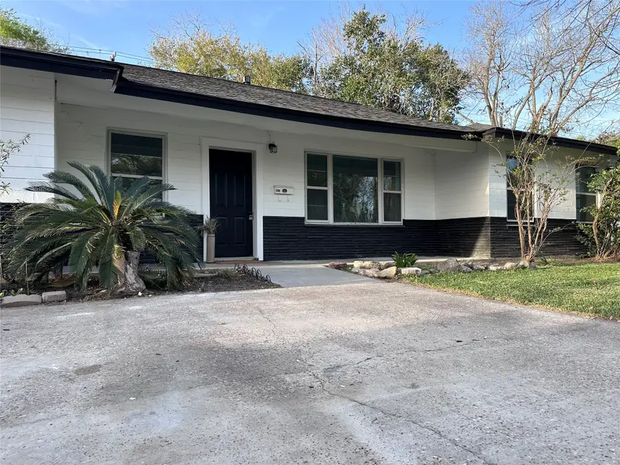 608 W Lobit Street, Baytown, TX 77520 - Image #2