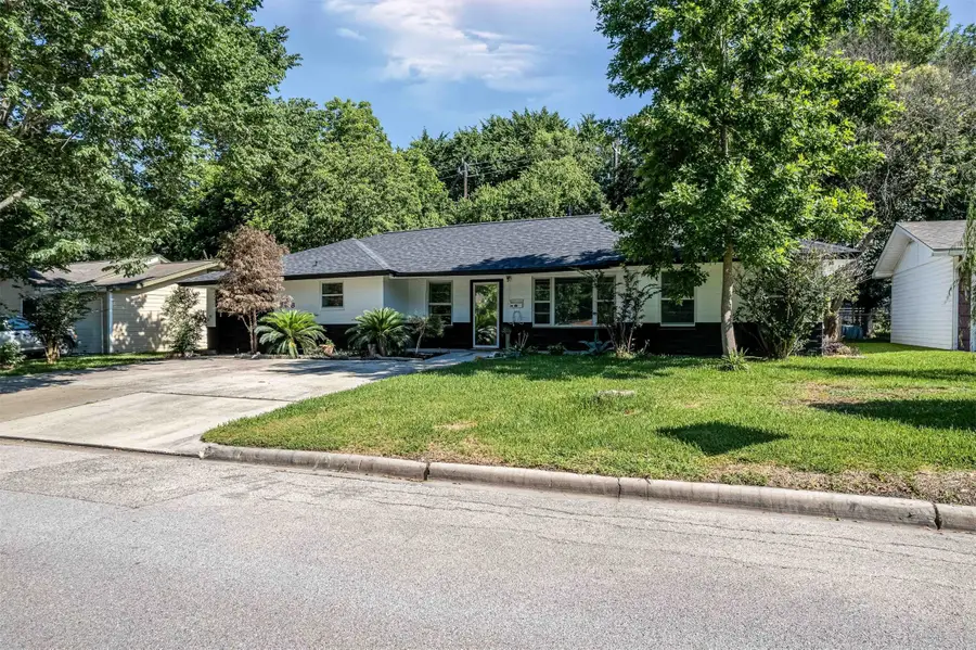 608 W Lobit Street, Baytown, TX 77520 - Image #3