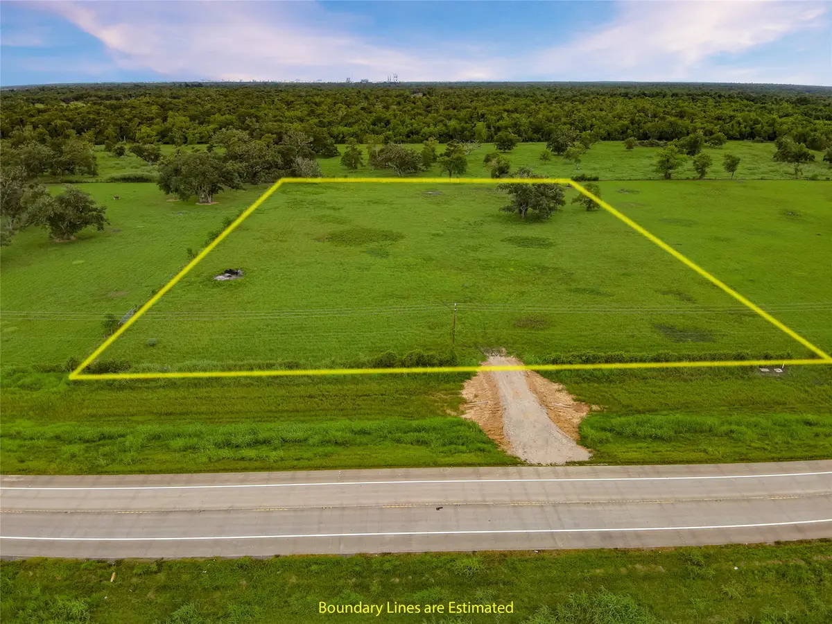 00 Fm 2004, Freeport, TX 77541 - Image #1