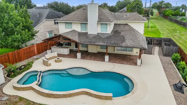 2322 Meadow Briar Drive, Sugar Land, TX 77498