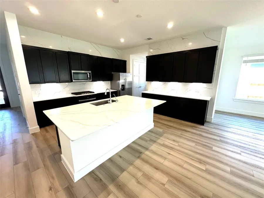 623 Paisley Harbor Court, Conroe, TX 77304 - Image #2