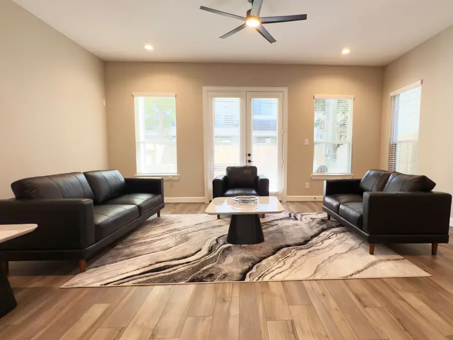 4309 B Dickson Street Street, Houston, TX 77007 - #3