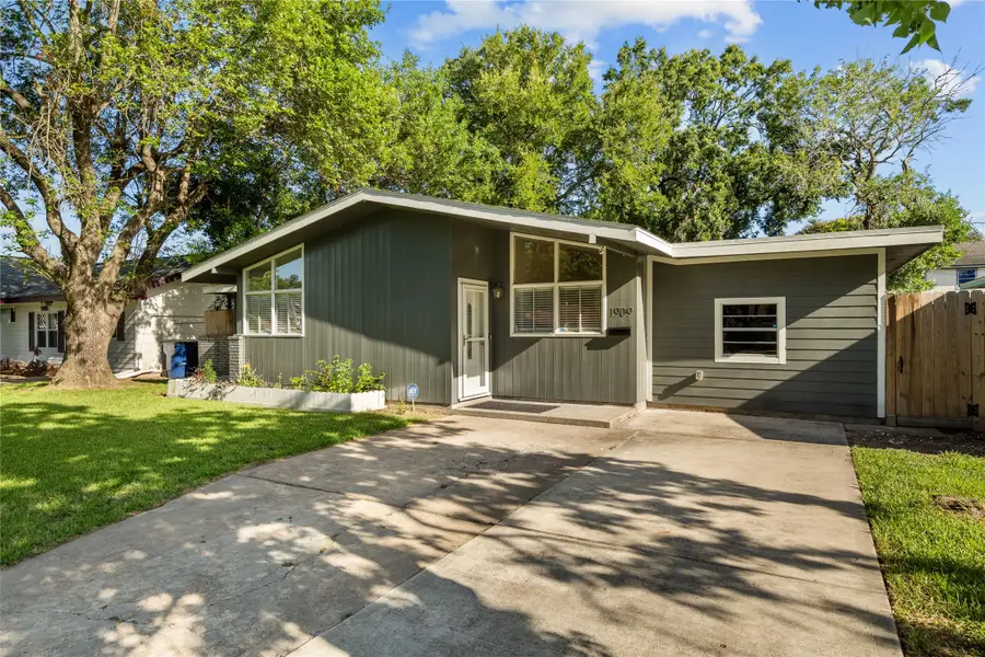 1909 16th Avenue N, Texas City, TX 77590 - Image #2