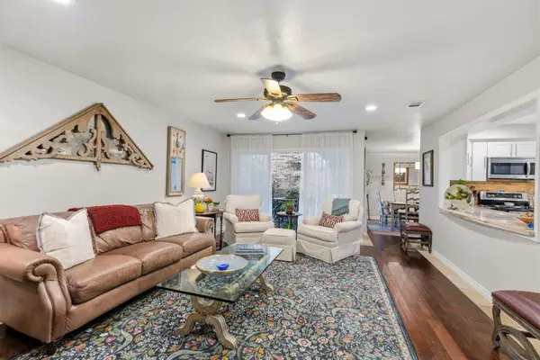 640 S Ripple Creek Drive #640, Houston, TX 77057