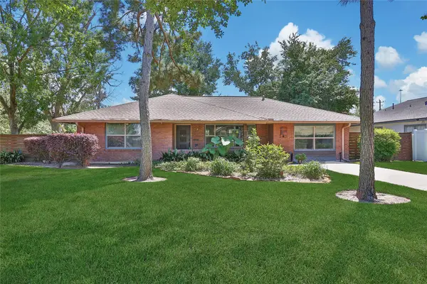 4401 Brookwoods Drive, Houston, TX 77092