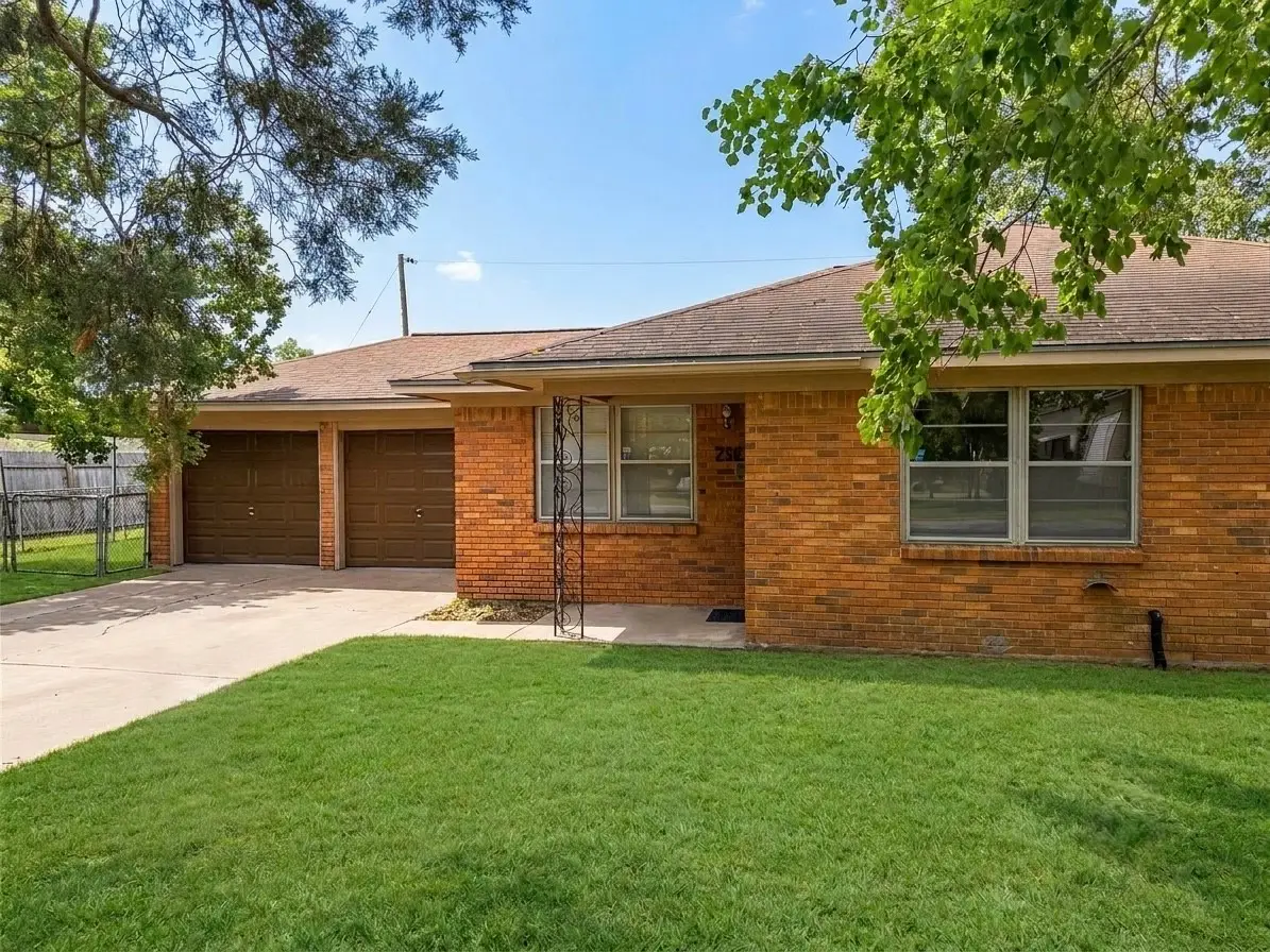 216 Schilling Street, Baytown, TX 77520 - #1