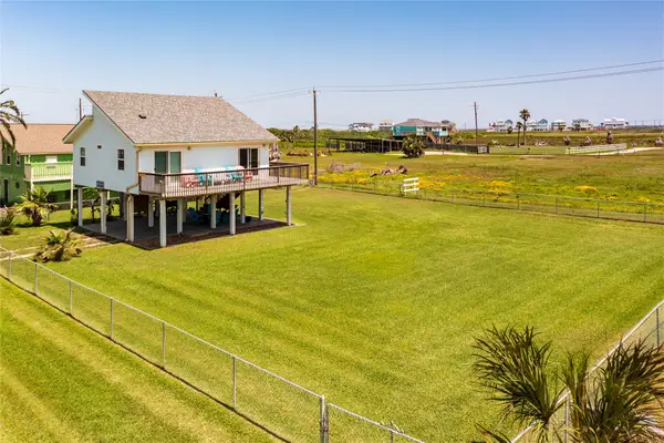 4215 San Jacinto Drive, Galveston, TX 77554