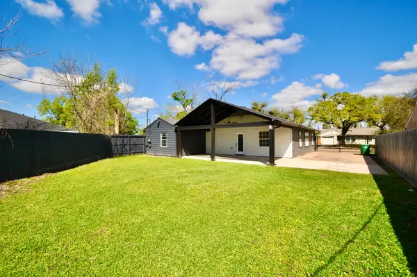 10610 Fleming Drive, Houston, TX 77013