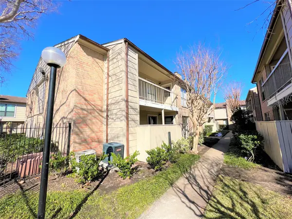 2120 Wilcrest Drive #121, Houston, TX 77042