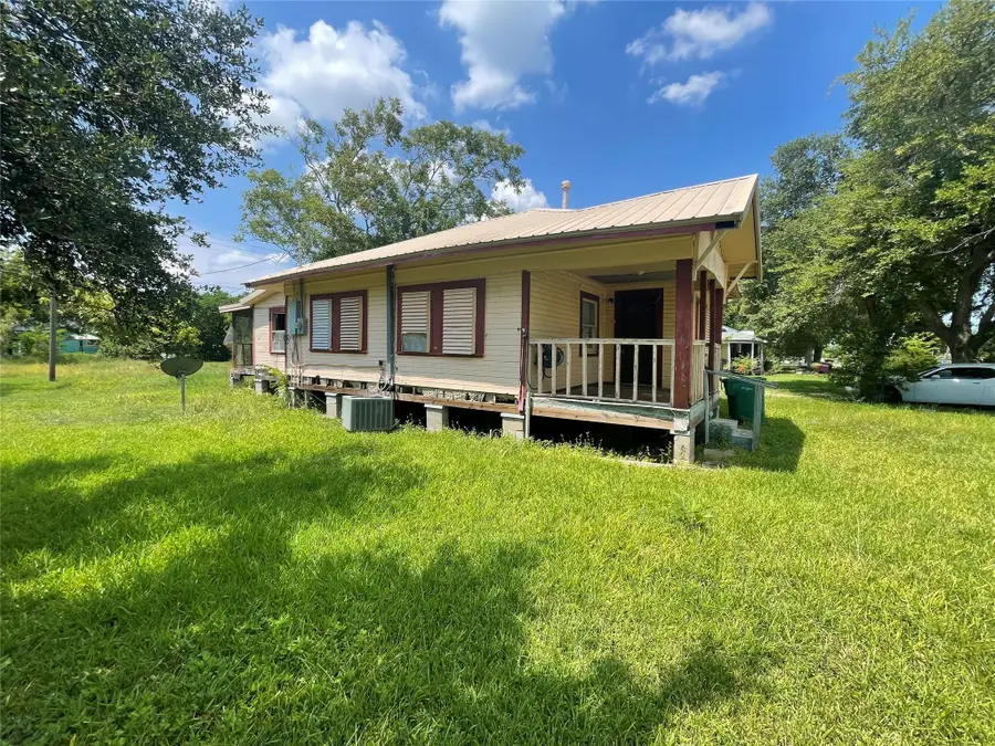 811 W Broad Street, Freeport, TX 77541 - Image #2