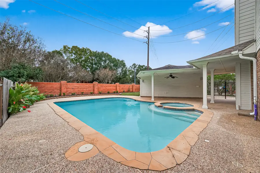 5522 Whisper Ridge Drive, Sugar Land, TX 77479 - Image #2