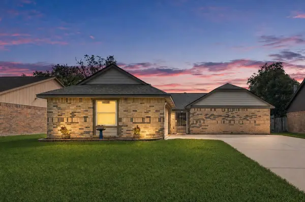 16738 Barkentine Lane, Friendswood, TX 77546