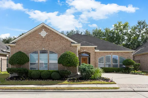 1531 Briar Bend Drive, Friendswood, TX 77546