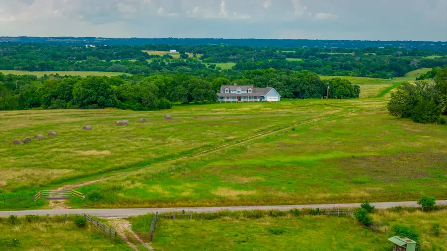 7101 Boehnemann Road, Brenham, TX 77833 - Image #2