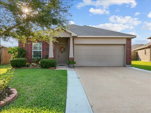 121 Bright Brook Lane, League City, TX 77539