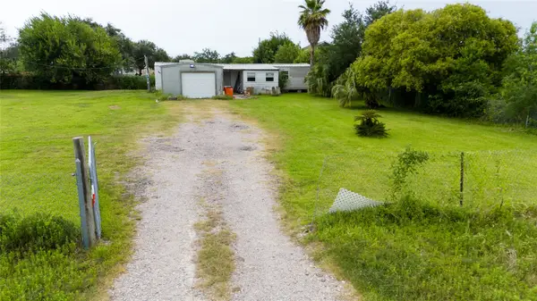 4743 Mallard Street, Hitchcock, TX 77563