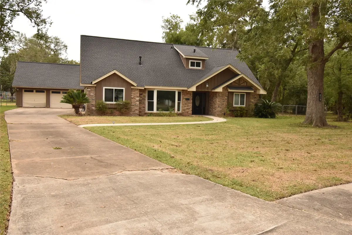 122 Begonia Street, Lake Jackson, TX 77566 - #1