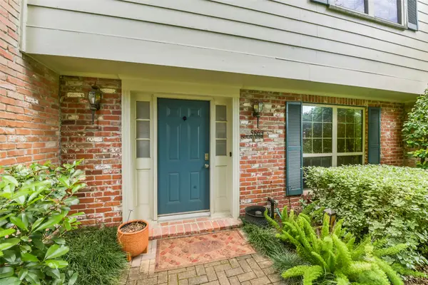 5863 Doliver Drive #16, Houston, TX 77057