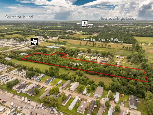 9002 Spruce Street, Hitchcock, TX 77563