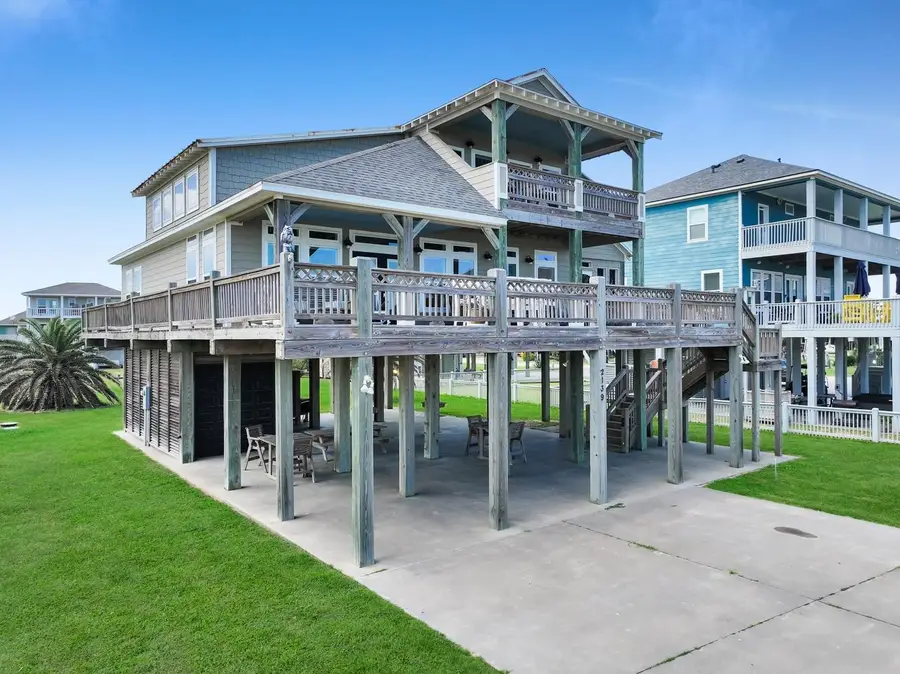 2139 Gulf, Crystal Beach, TX 77650 - #2