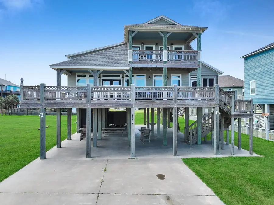 2139 Gulf, Crystal Beach, TX 77650 - #3