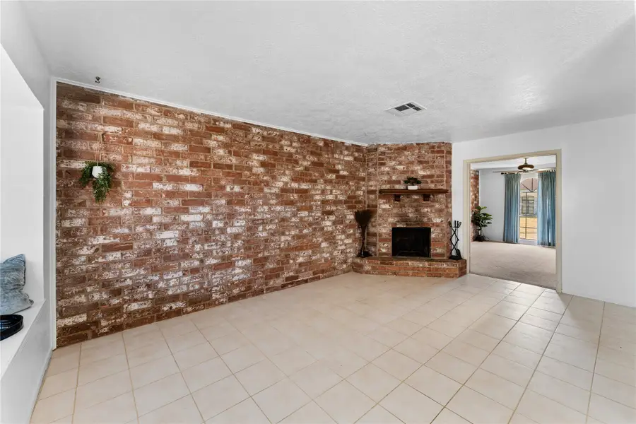 6947 Chasewood Drive, Stafford Missouri City, TX 77489 - Image #2