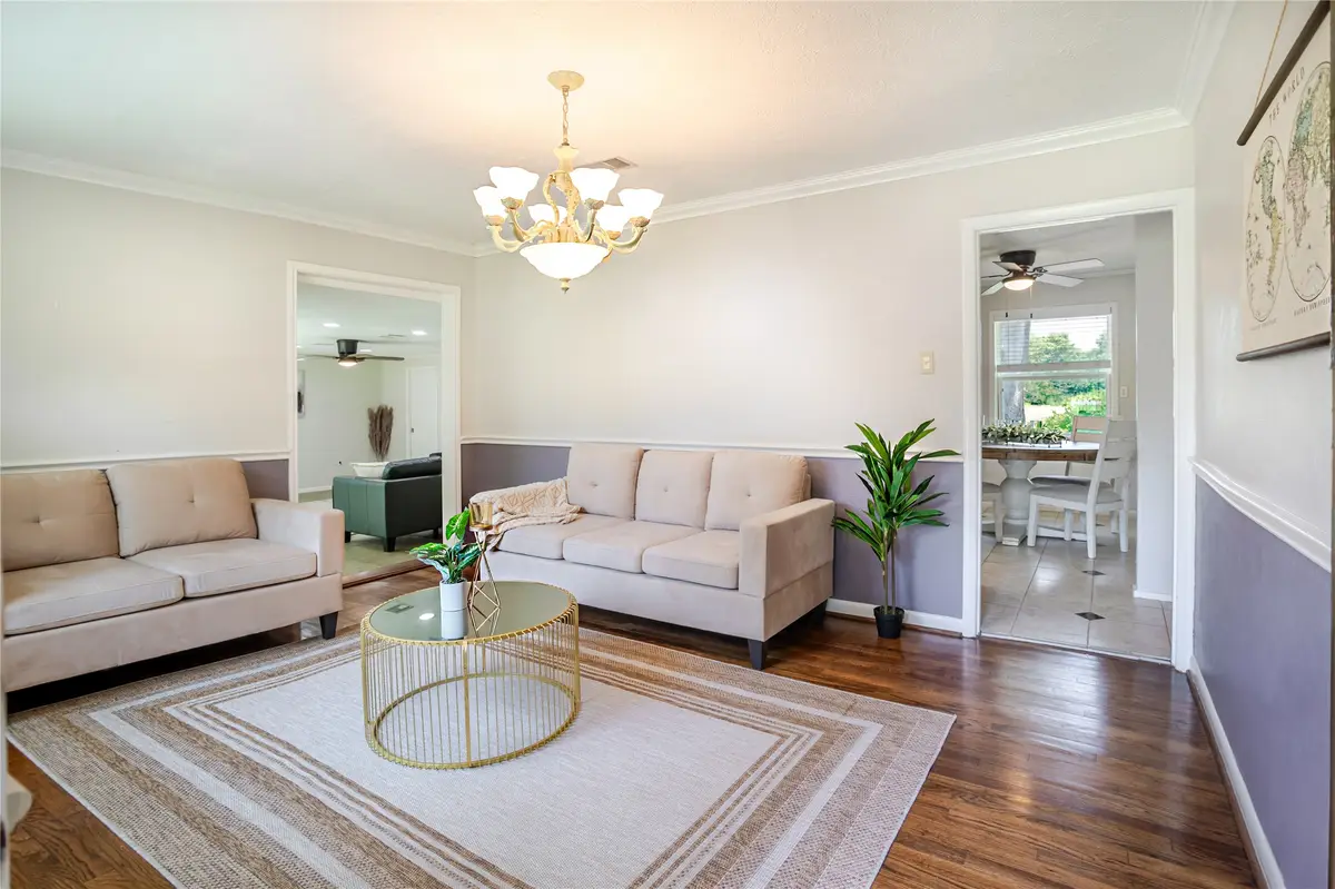 111 Fairway Drive, Alvin, TX 77511 - Image #1