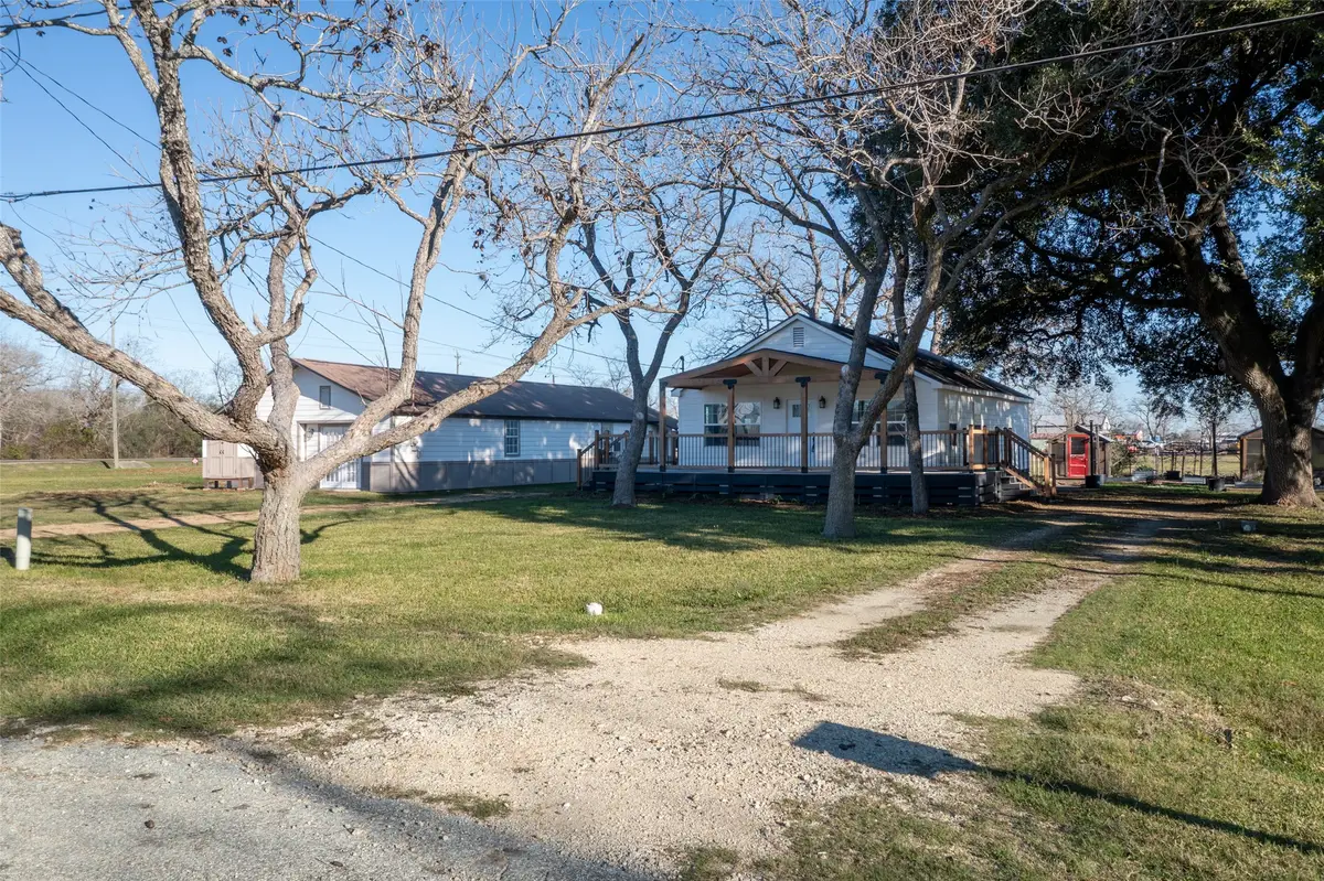 210 W Mulberry Avenue, Wharton, TX 77488 - Image #1