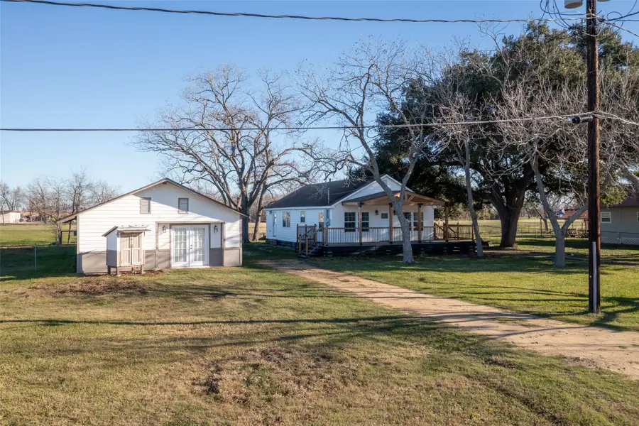 210 W Mulberry Avenue, Wharton, TX 77488 - Image #3