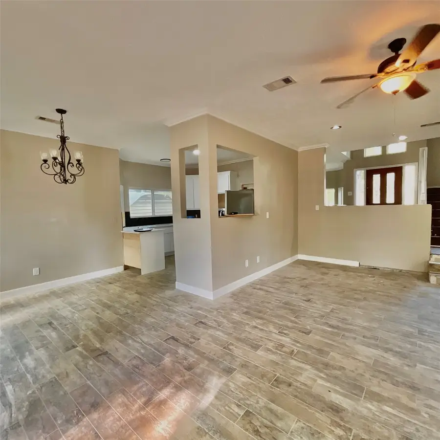 122 April Wind Drive E, Conroe, TX 77356 - #2