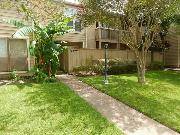 9327 Pagewood Lane, Houston, TX 77063