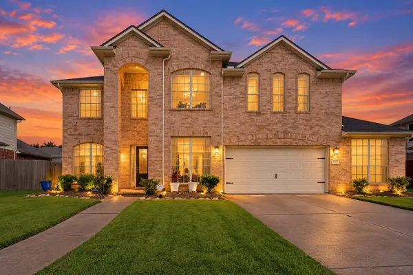 5504 Park Thicket Lane, Rosharon, TX 77583